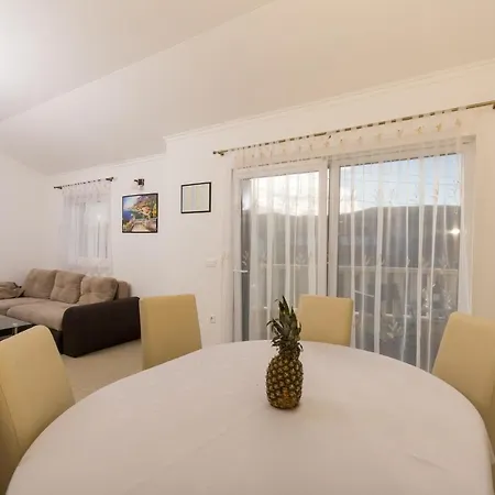 Apartman Bilic-gasic Marina