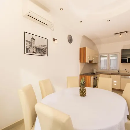Apartman Bilic-gasic * Marina