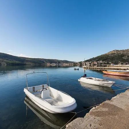 Apartman Bilic-gasic * Marina