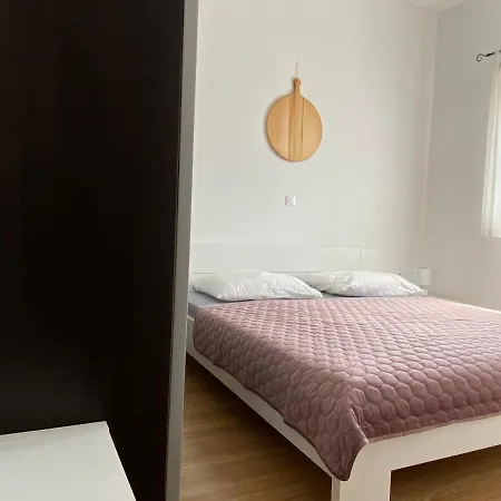 Apartment Apartman Bilic-gasic *
